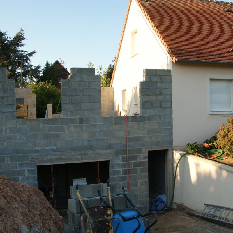 Extension-plan-avant-projet-pose-poutre-beton-grue-cloison-isolation-terrassement-puisard-depiquetage-3.jpg